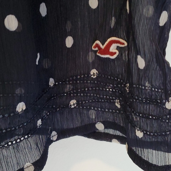 đź’™Hollister Polka-dot Blouse - Picture 5 of 14